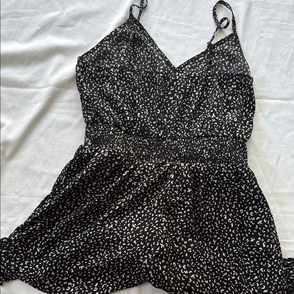 Promesa Black and White Patterned Romper - Picture 4 of 5